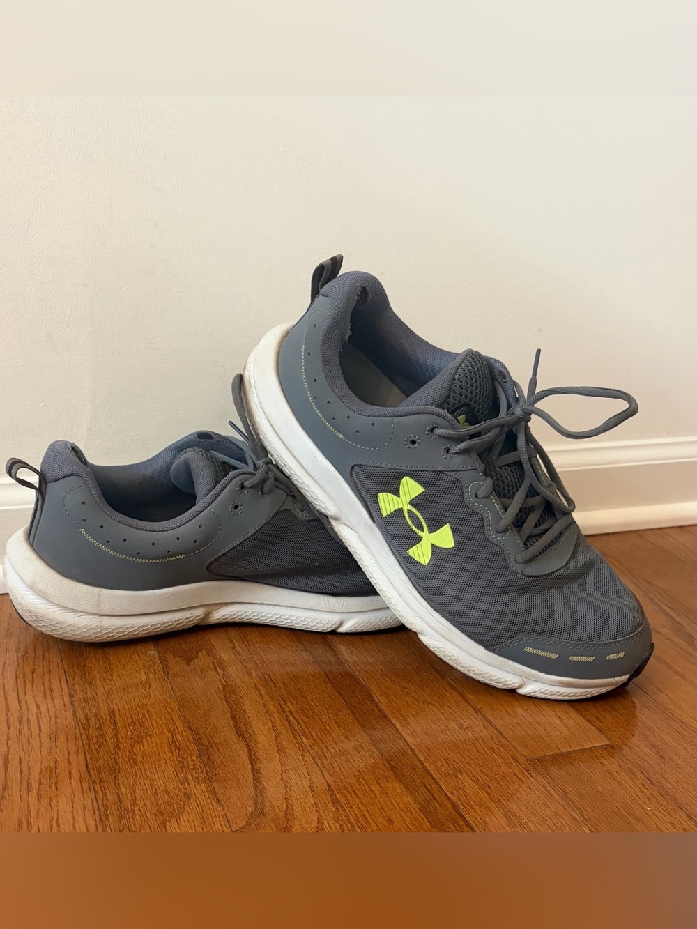 Under Armour Men's Charged Assert 10 Sneakers. Size 12.5 4E(x-wide)
